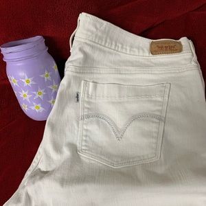 Levi white shorts
